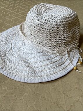 Cherokee Cream White Crochet Straw Paper Summer Sun Framer Hat with Bow